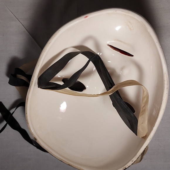 Vintage Hand Painted Ceramic Carnival Wall Mask Tear and Heart Design - Picture 6 of 6